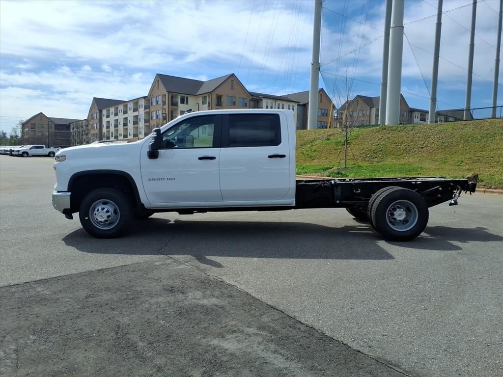 ChevroletSilverado 3500HD32