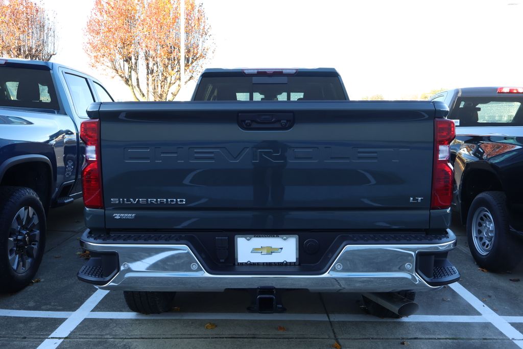 Thumbnail: 2026 Chevrolet Silverado 3500 - 5