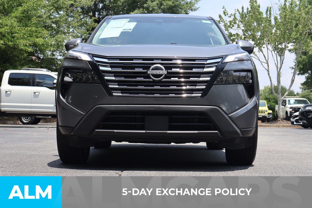 Used 2025 Gray Nissan SV image 3