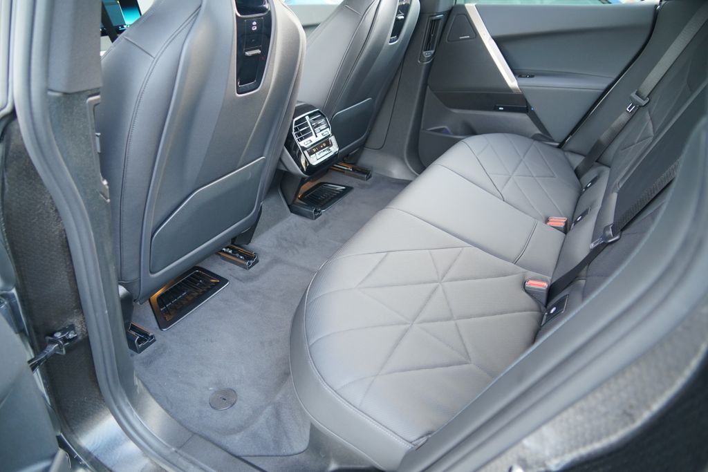 Thumbnail: 2026 BMW iX - 18