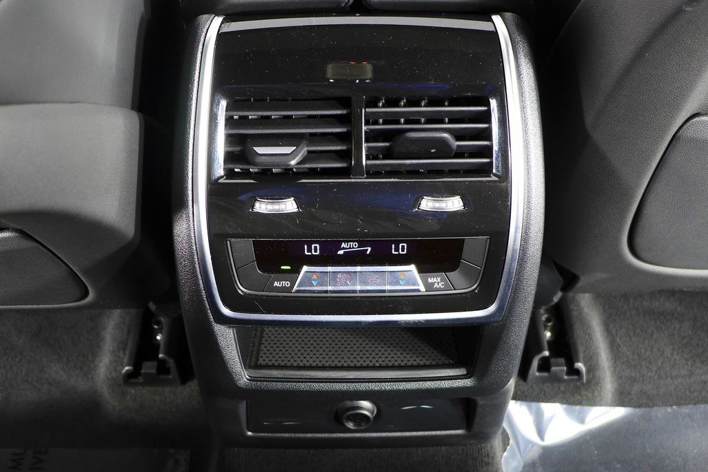 Thumbnail: 2023 BMW X6 - 24
