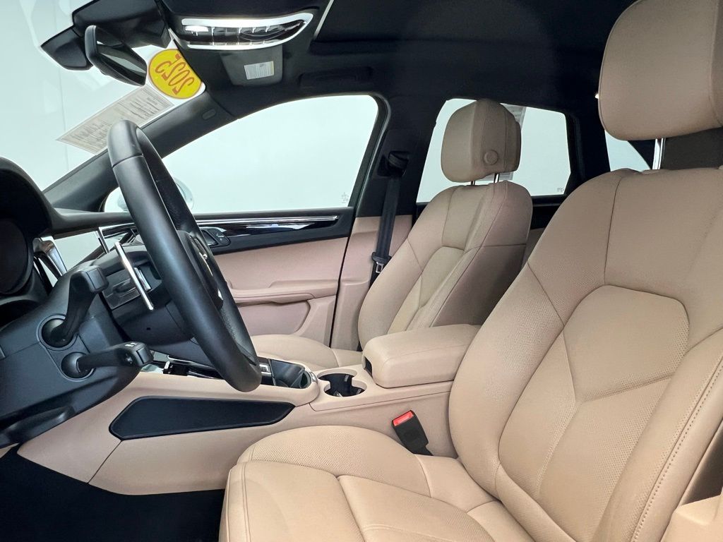 2025 Porsche Macan  5