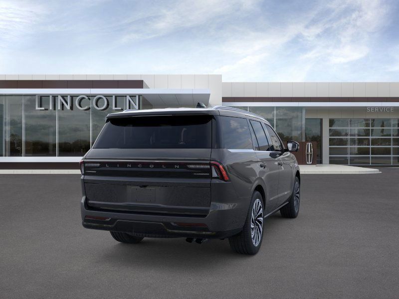 Thumbnail: 2025 Lincoln Navigator - 8