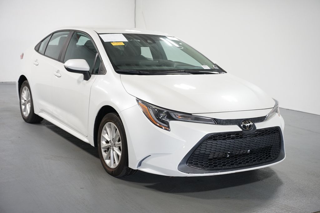 Thumbnail: 2022 Toyota Corolla - 3