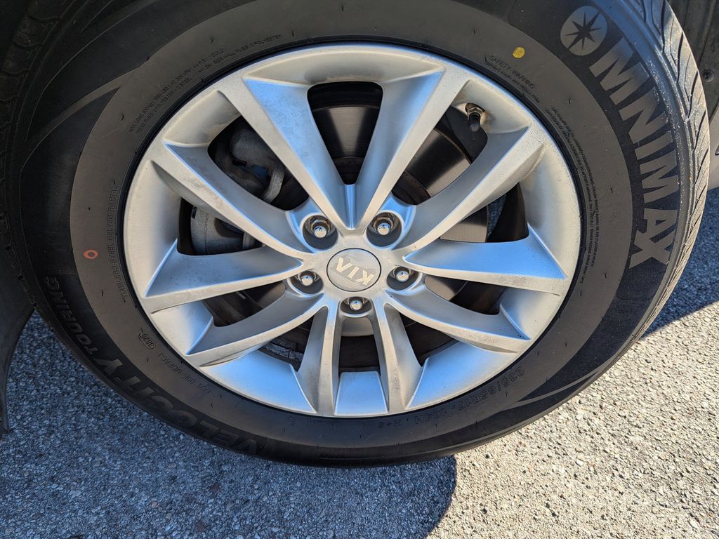 used 2018 Kia Sorento car, priced at $15,192