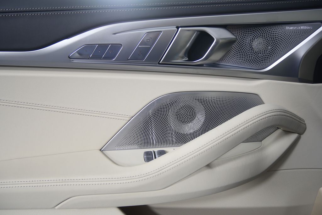 Thumbnail: 2026 BMW 8 Series - 10