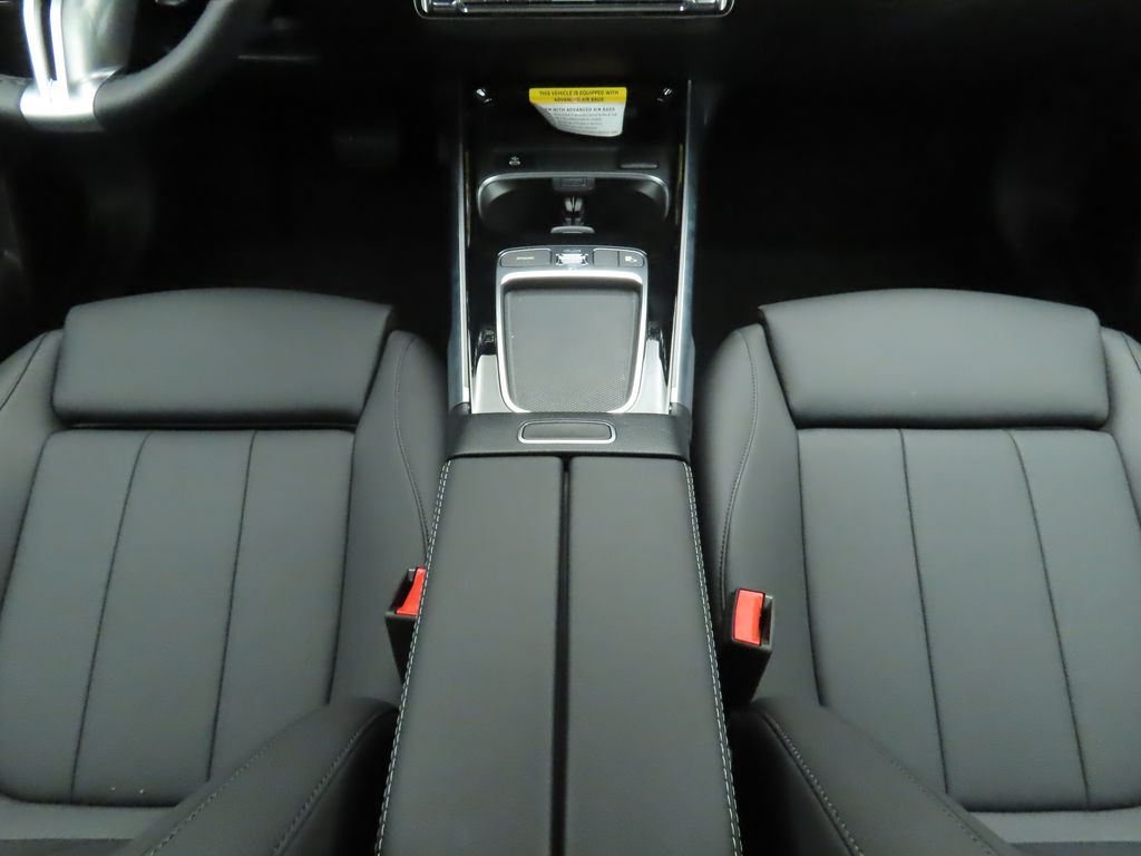 Thumbnail: 2025 Mercedes-Benz GLB - 16