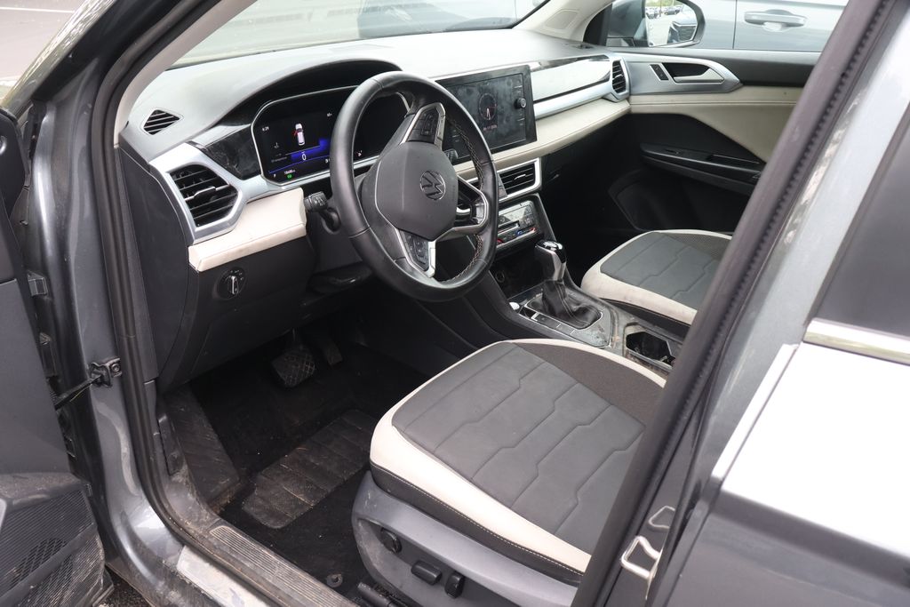 Thumbnail: 2025 Volkswagen Taos - 12