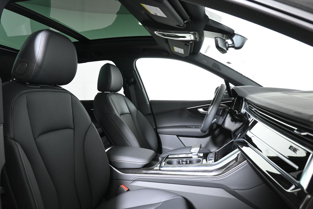 Thumbnail: 2026 Audi Q7 - 22