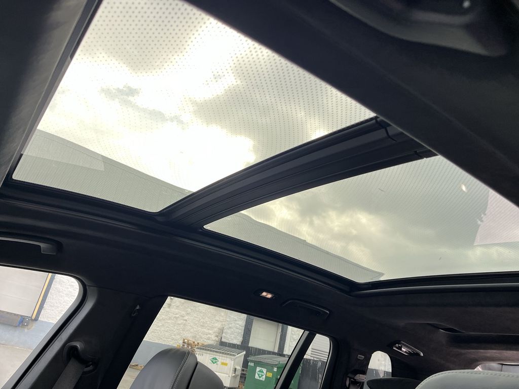 Thumbnail: 2025 BMW X7 - 21