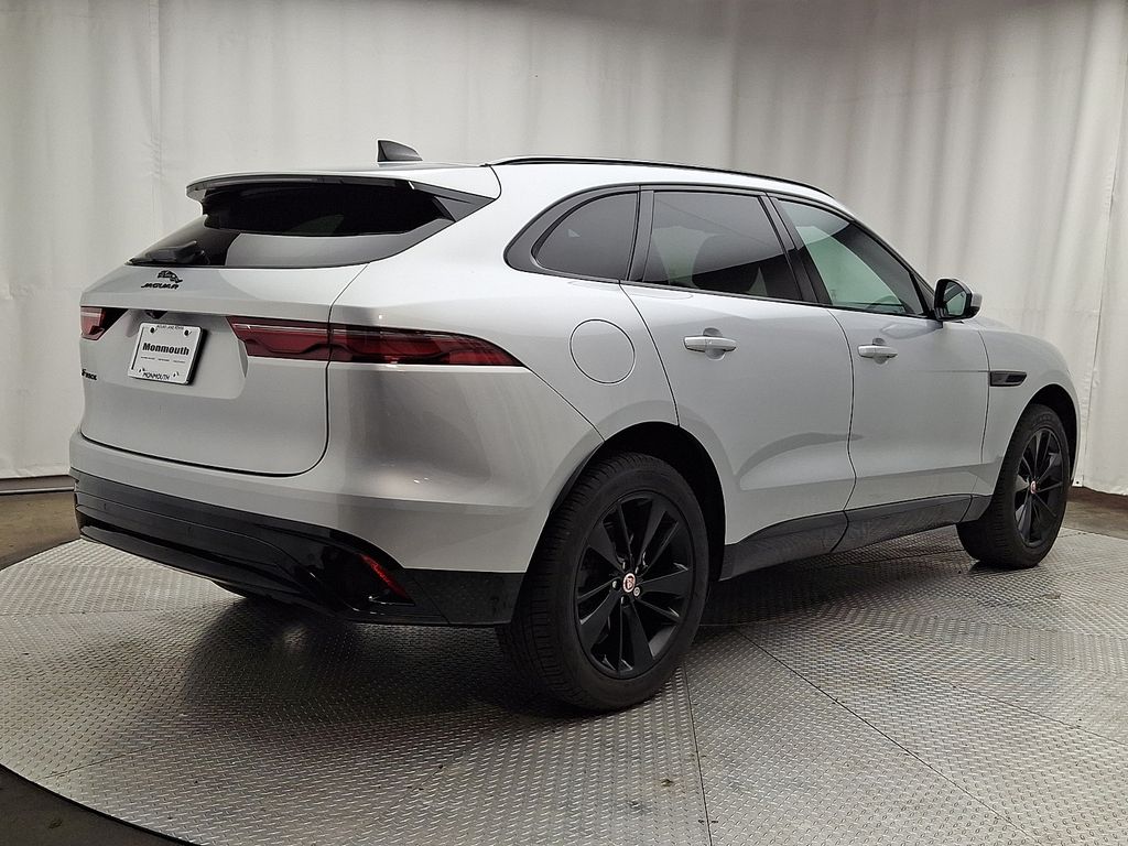 Thumbnail: 2023 Jaguar F-Pace - 4