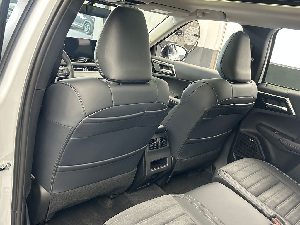New 2026 White Mitsubishi Trail Edition image 35