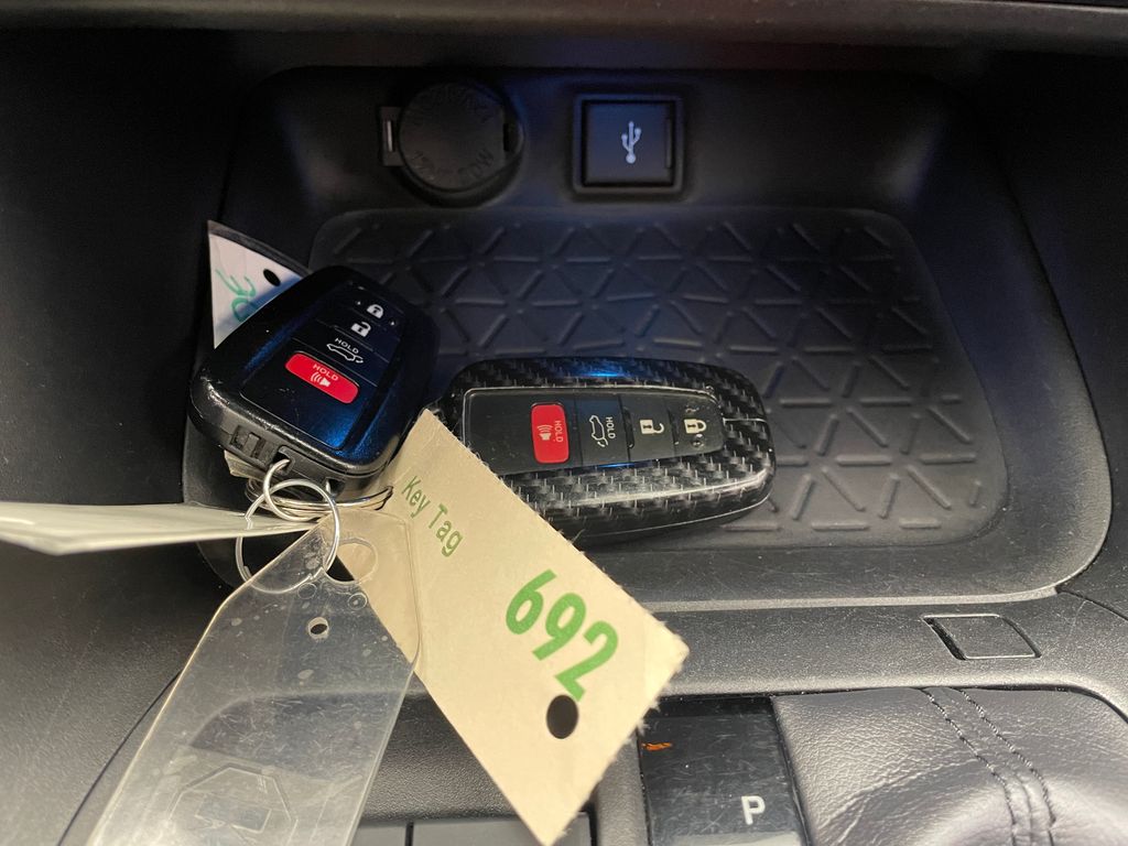2021 Toyota RAV4 XSE 28