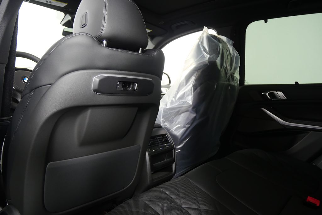 Thumbnail: 2026 BMW X5 - 16