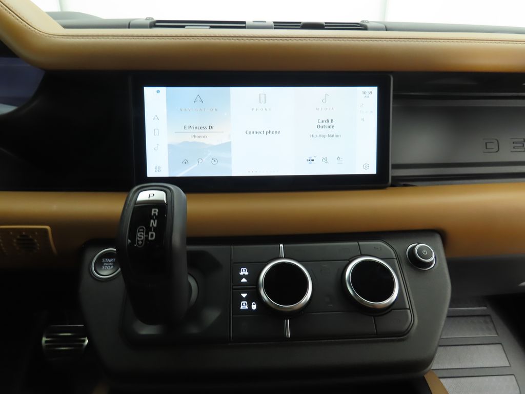 Thumbnail: 2021 Land Rover Defender - 14