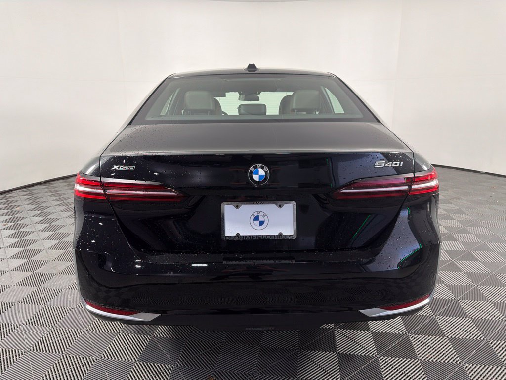 Thumbnail: 2024 BMW 5 Series - 6
