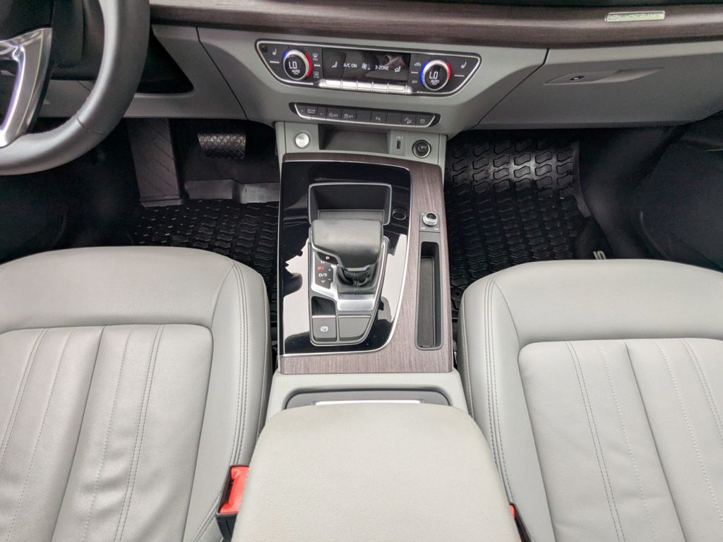 2022 Audi Q5 Premium 45 TFSI S line quattro S tronic