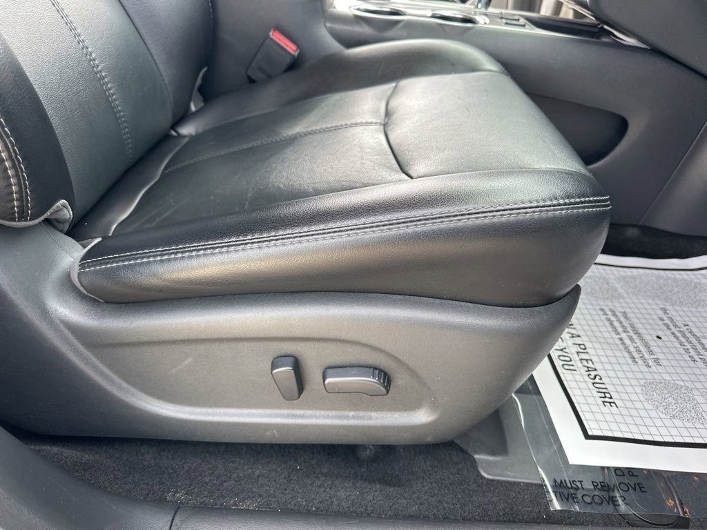 2020 Brilliant Silver Metallic Nissan Pathfinder SL 4X4 SUV