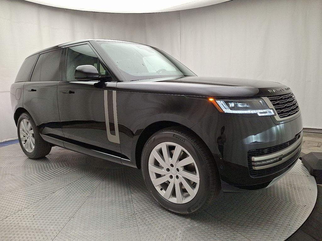 2025 Land Rover Range Rover SE 2