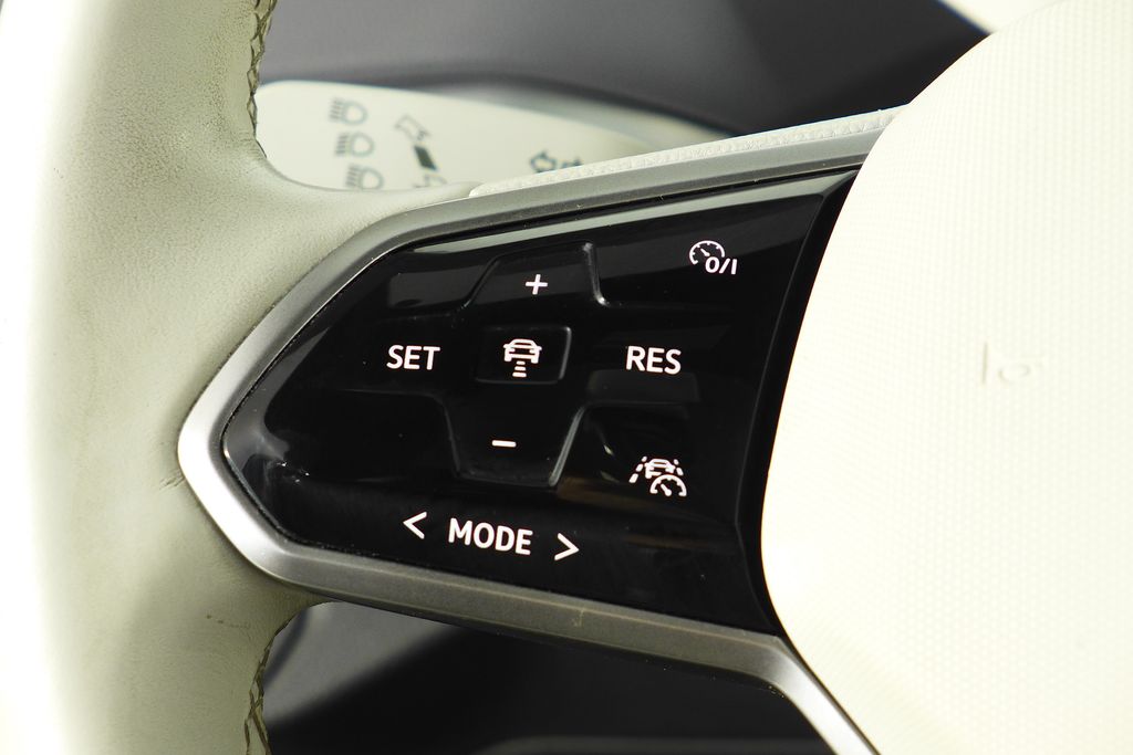 Thumbnail: 2021 Volkswagen ID.4 - 26