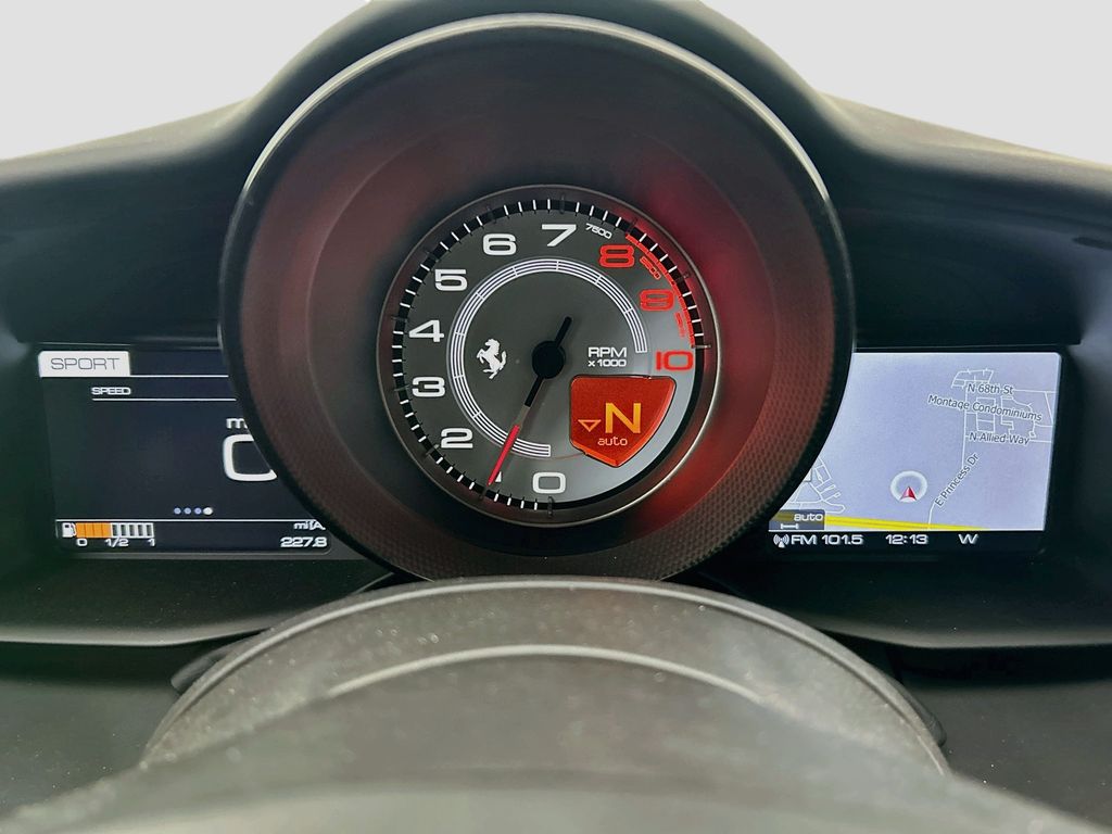 Used 2018 Bianco Avus Ferrari  image 29