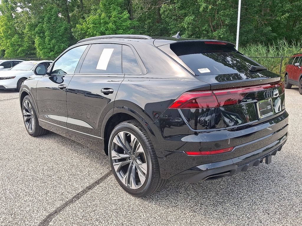 Thumbnail: 2026 Audi Q8 - 4