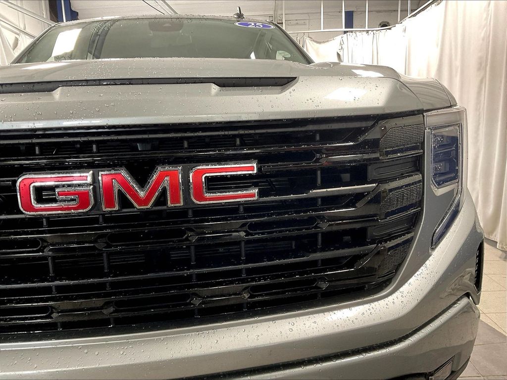 2025 GMC Sierra 1500 — photo 32