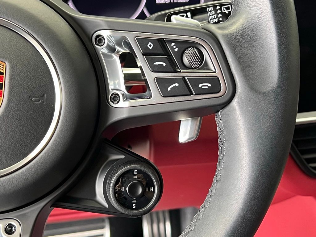 Thumbnail: 2023 Porsche Cayenne - 9