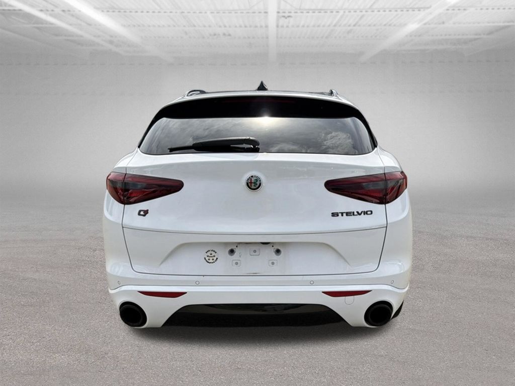 2020 Alfa Romeo Stelvio Base - 3