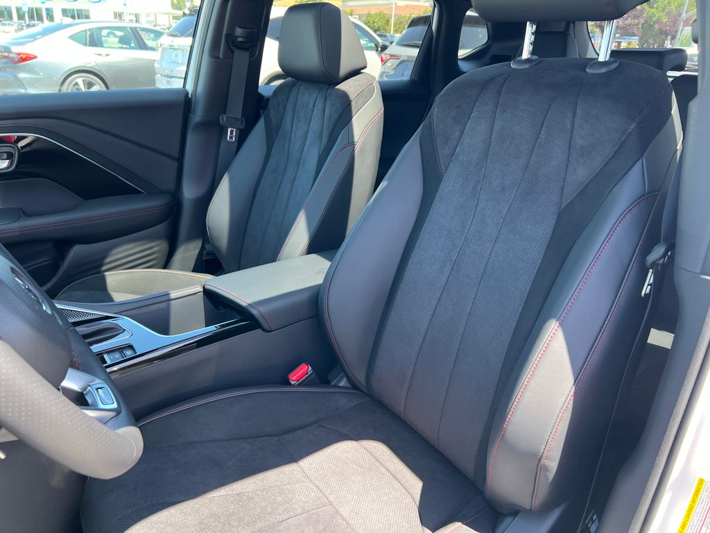 Thumbnail: 2025 Acura ADX - 15