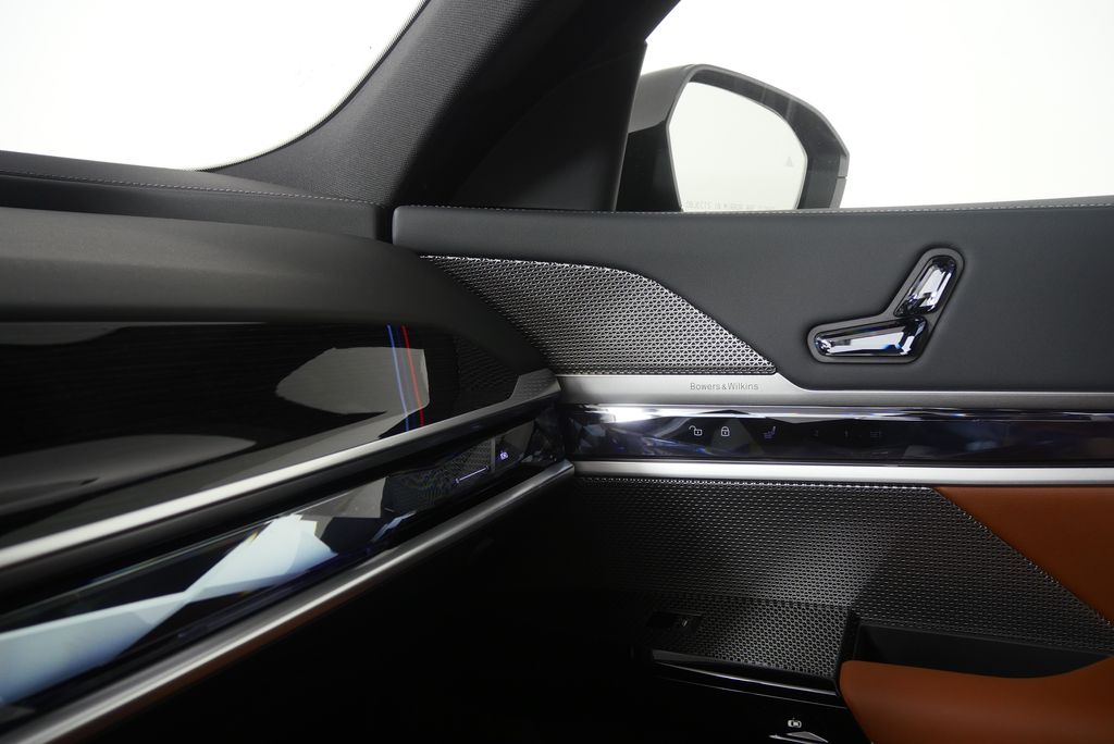 Thumbnail: 2026 BMW i7 - 27
