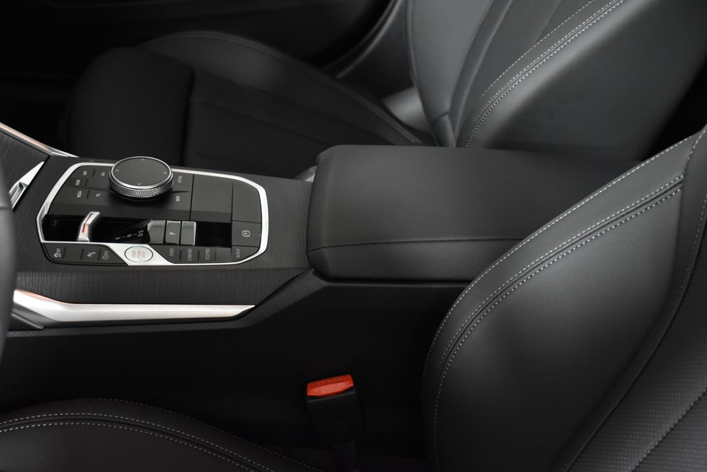 Thumbnail: 2026 BMW 4 Series - 26