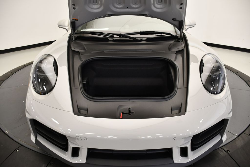 Thumbnail: 2026 Porsche 911 - 13