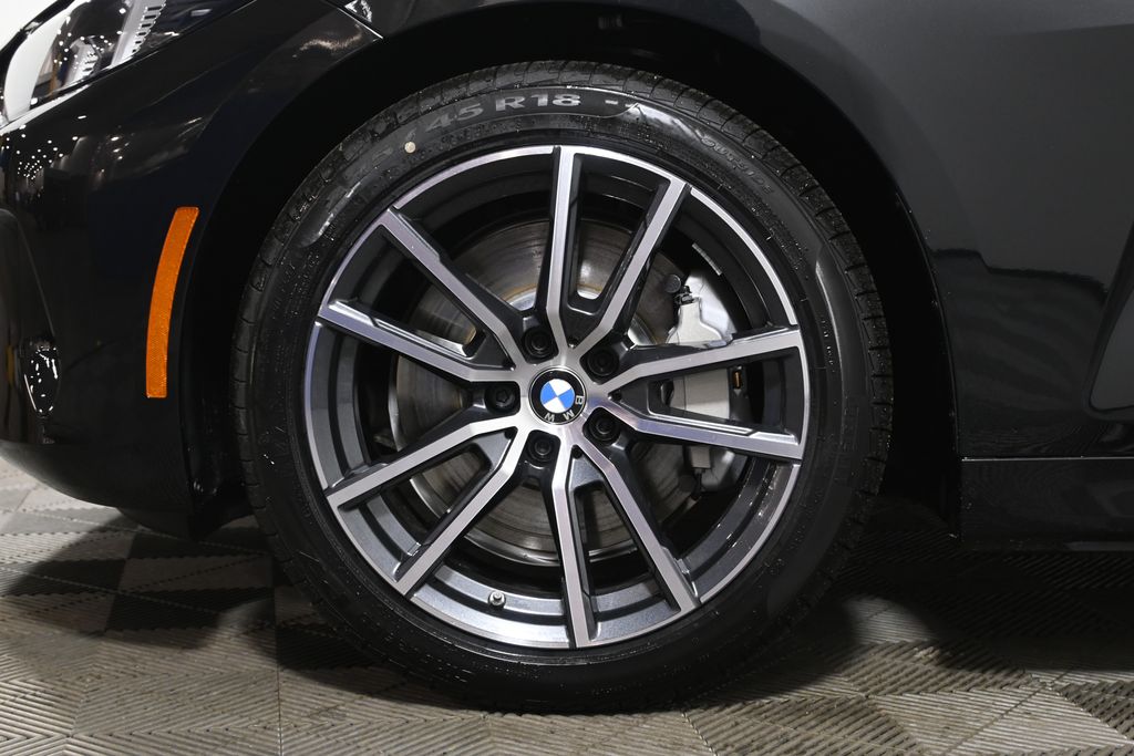 Thumbnail: 2026 BMW 4 Series - 12