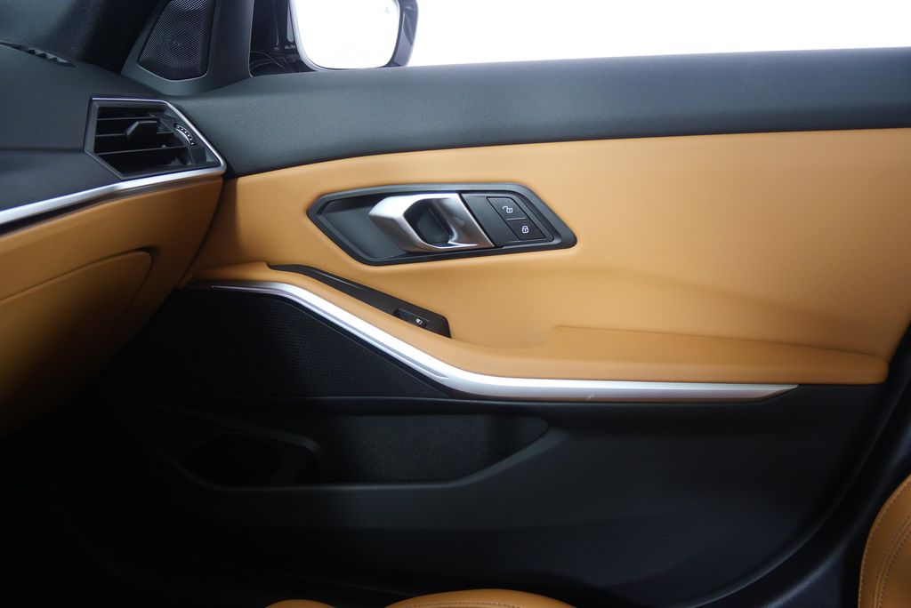 Thumbnail: 2024 BMW 3 Series - 28