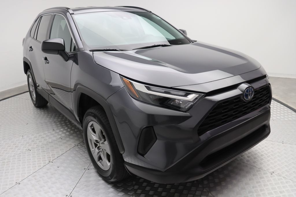 2024 Toyota RAV4 LE 6