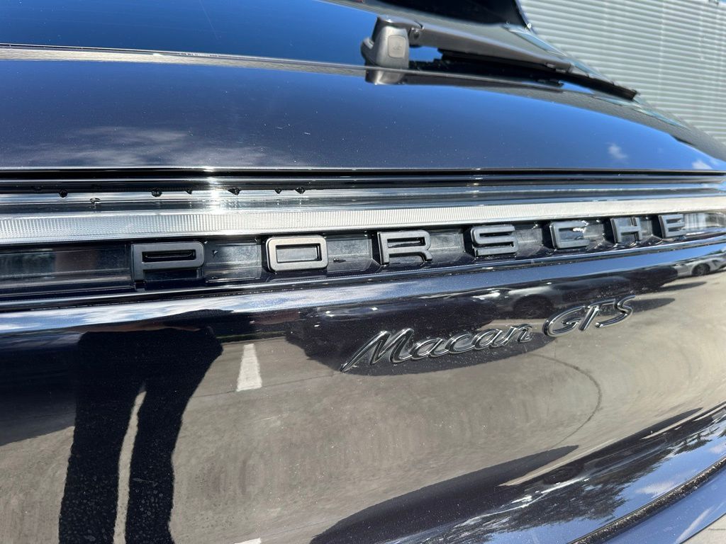 Thumbnail: 2020 Porsche Macan - 14