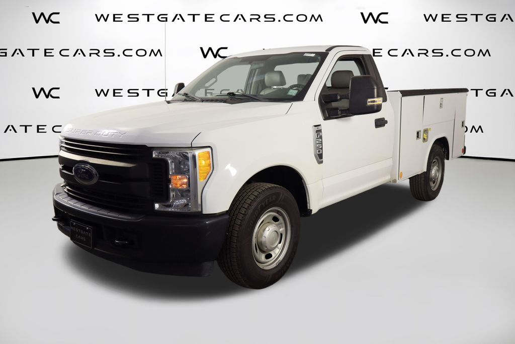 Oxford White 2017 Ford F-250 Super Duty Pickup Truck 4X2 6-Speed Automatic