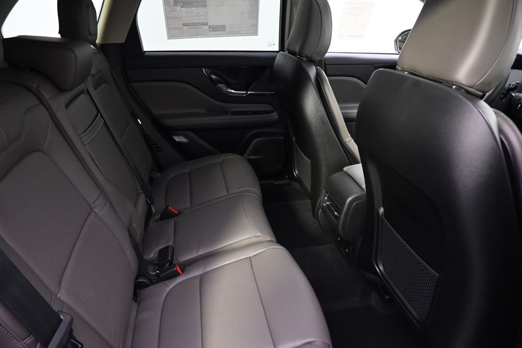 New 2026 White Lincoln Reserve image 18