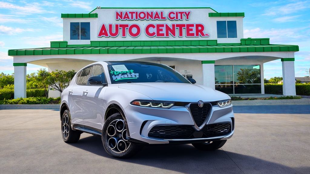 Alfa White 2024 Alfa Romeo Tonale SUV / Crossover All-Wheel Drive 6-Speed Automatic