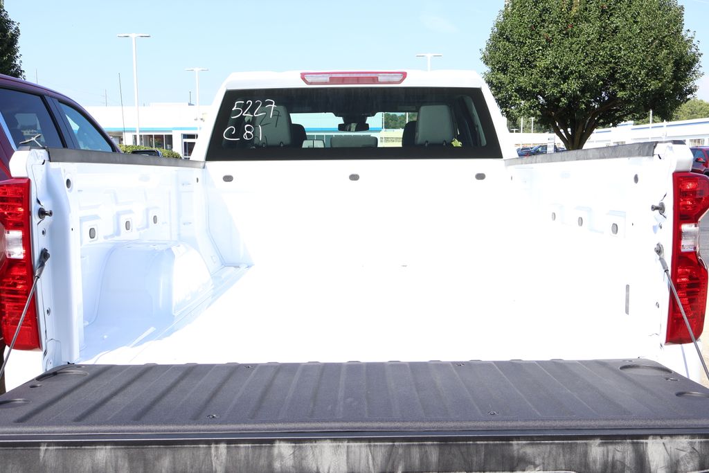 Thumbnail: 2026 Chevrolet Silverado 1500 - 12