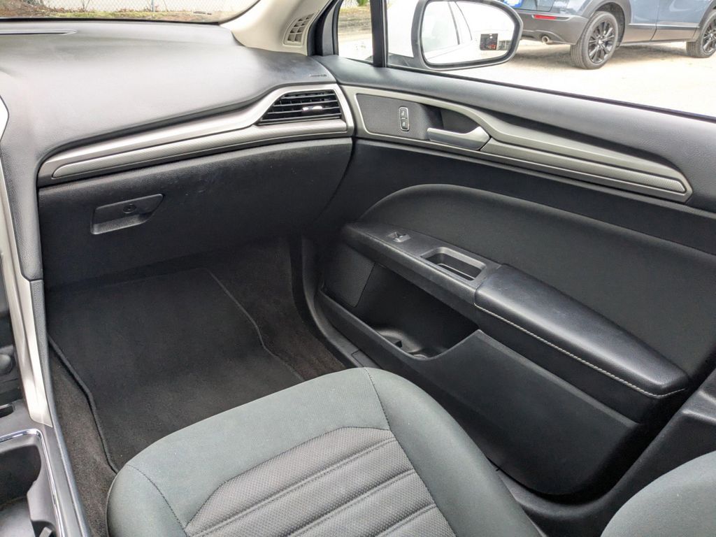 2019 Ford Fusion Hybrid SE