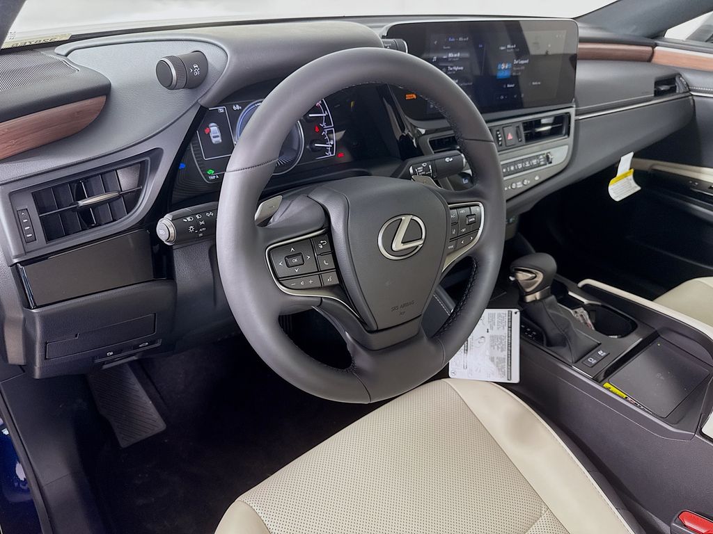 2025 Lexus ES Hybrid 300h 9