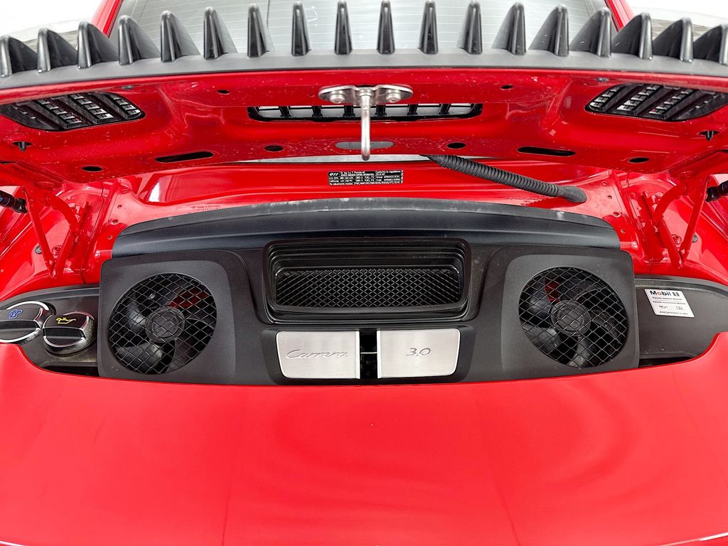 Thumbnail: 2019 Porsche 911 - 28