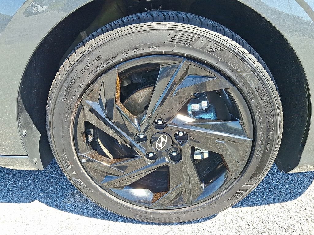 2026 Hyundai Elantra — photo 9