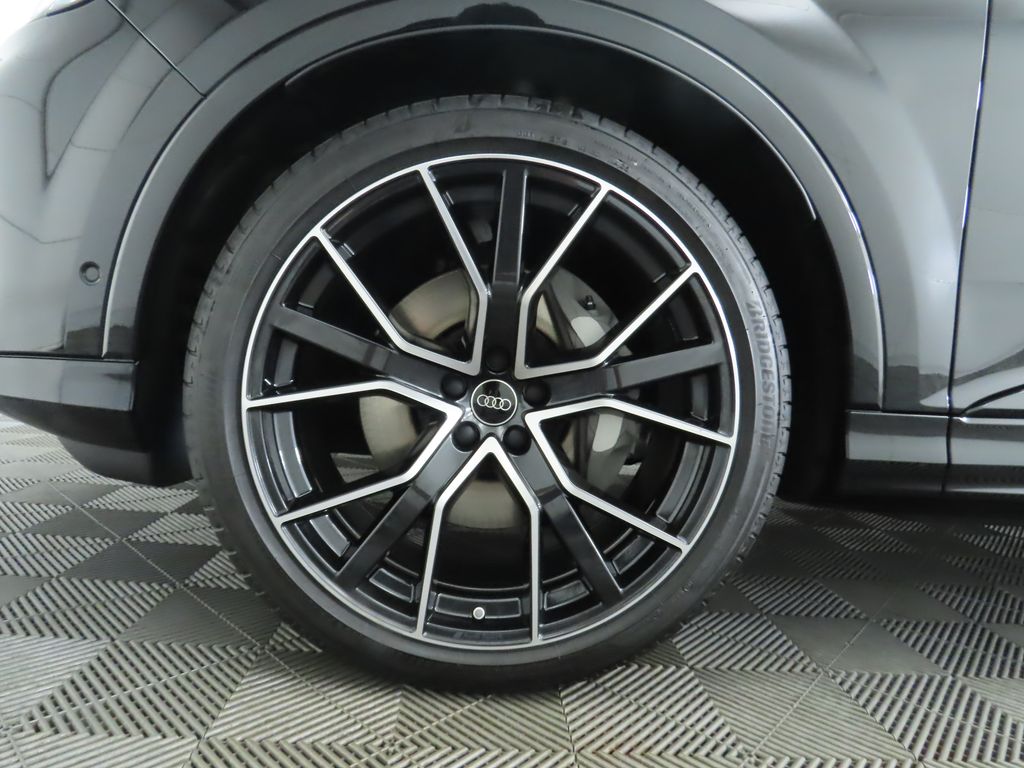 Thumbnail: 2025 Audi Q7 - 32