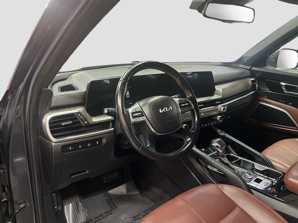 Used 2023 Gravity Gray Kia EX image 9