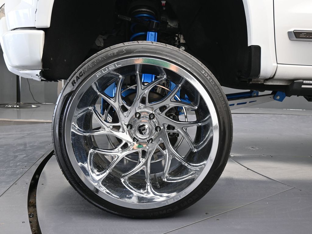 Used 2022 Iridescent Pearl Tricoat Chevrolet High Country image 39