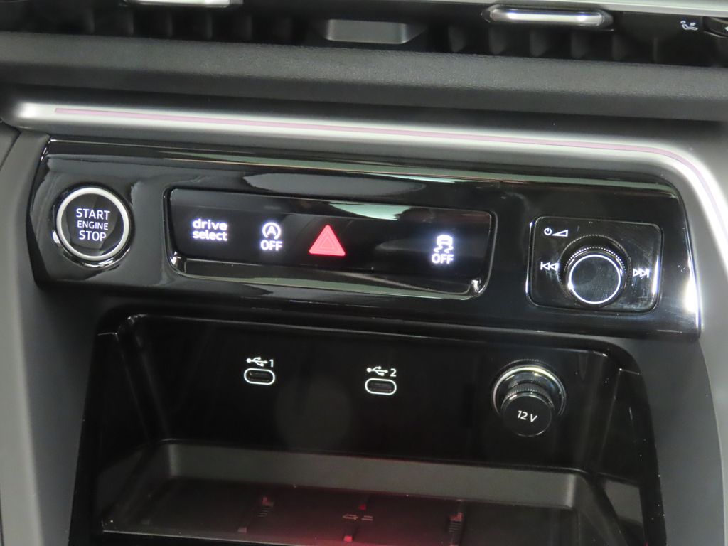 Thumbnail: 2025 Audi Q5 - 19