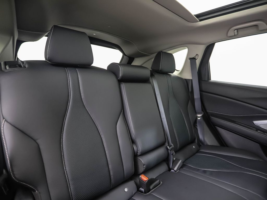 Thumbnail: 2025 Acura RDX - 27